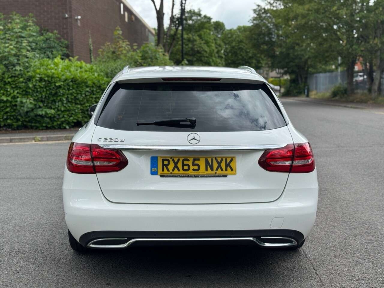 A 2015 MERCEDES-BENZ C CLASS 2.1 C220d Sport Estate 5dr Diesel 7G-Tronic+ Euro 6 (s/s) (170 ps) A 2015 MERCEDES-BENZ C CLASS 2.1 C220d Sport Estate 5dr Diesel 7G-Tronic+ Euro 6 (s/s) (170 ps)