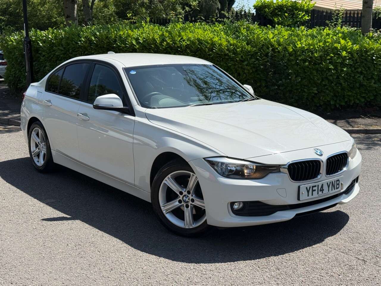 A 2014 BMW 3 SERIES 2.0 318d SE Saloon 4dr Diesel Manual Euro 5 (s/s) (143 ps) A 2014 BMW 3 SERIES 2.0 318d SE Saloon 4dr Diesel Manual Euro 5 (s/s) (143 ps)