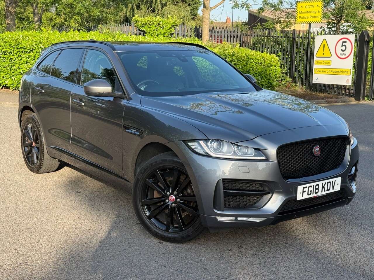 A 2018 JAGUAR F-PACE 2.0 D180 R-Sport SUV 5dr Diesel Auto AWD Euro 6 (s/s) (180 ps) A 2018 JAGUAR F-PACE 2.0 D180 R-Sport SUV 5dr Diesel Auto AWD Euro 6 (s/s) (180 ps)