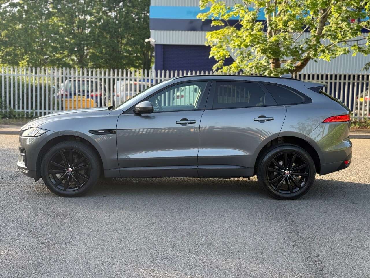A 2018 JAGUAR F-PACE 2.0 D180 R-Sport SUV 5dr Diesel Auto AWD Euro 6 (s/s) (180 ps) A 2018 JAGUAR F-PACE 2.0 D180 R-Sport SUV 5dr Diesel Auto AWD Euro 6 (s/s) (180 ps)