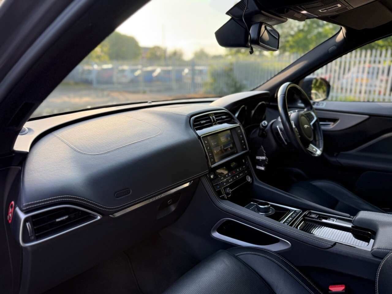 2018 JAGUAR F-PACE 2018 JAGUAR F-PACE