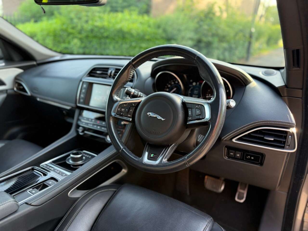 2018 JAGUAR F-PACE 2018 JAGUAR F-PACE