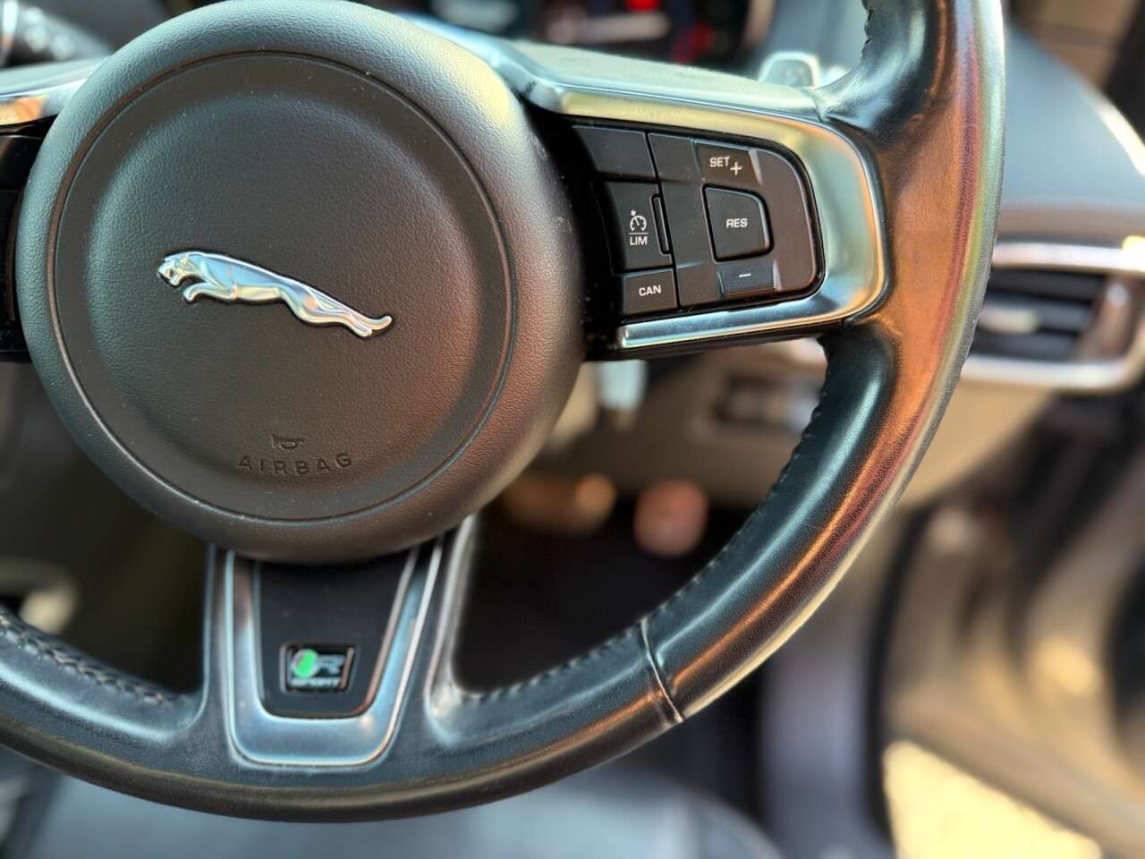 2018 JAGUAR F-PACE 2018 JAGUAR F-PACE