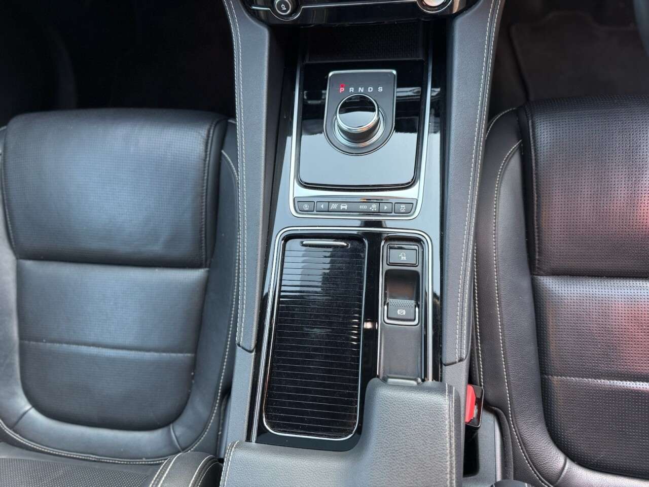 2018 JAGUAR F-PACE 2018 JAGUAR F-PACE