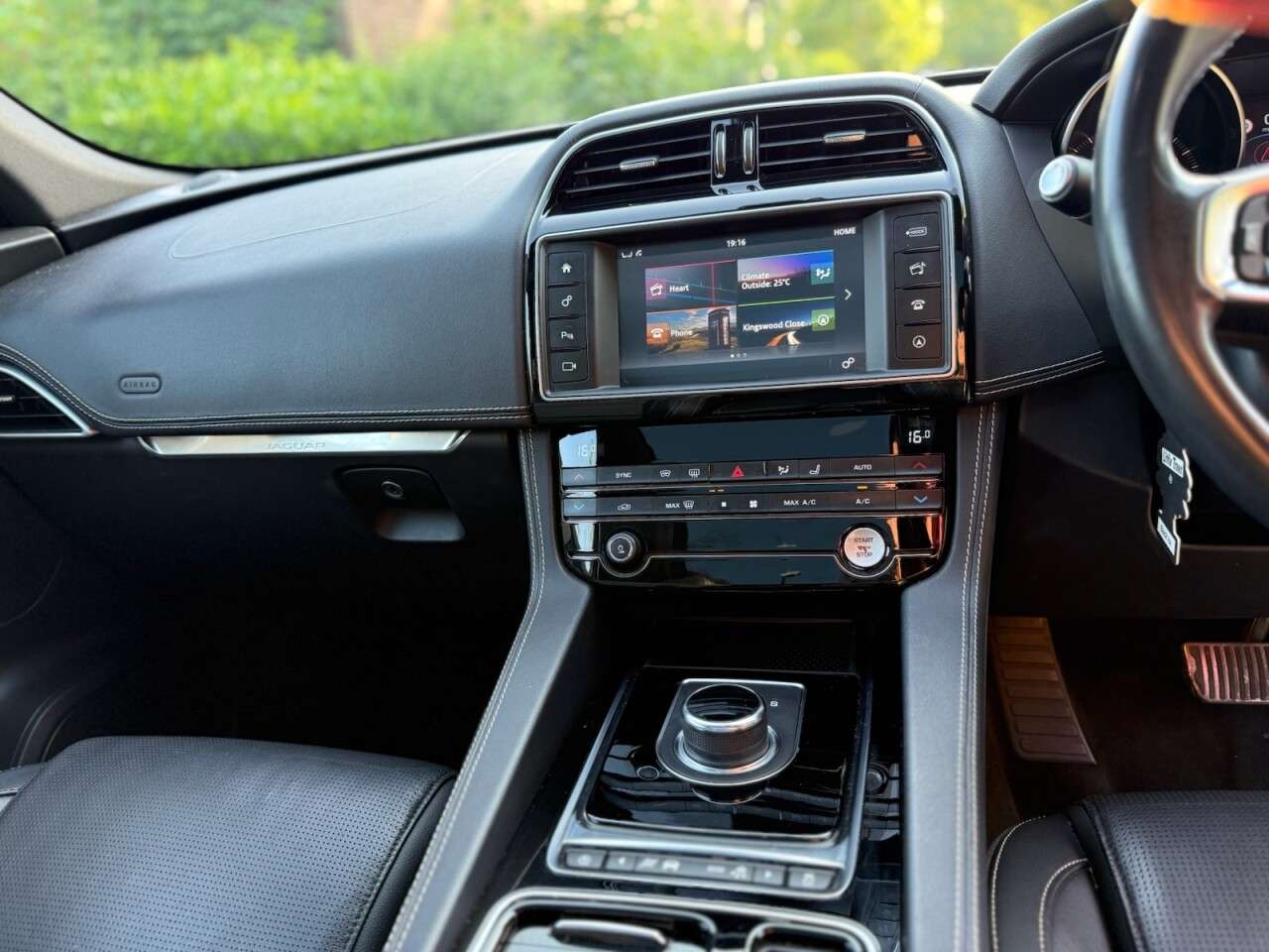 2018 JAGUAR F-PACE 2018 JAGUAR F-PACE
