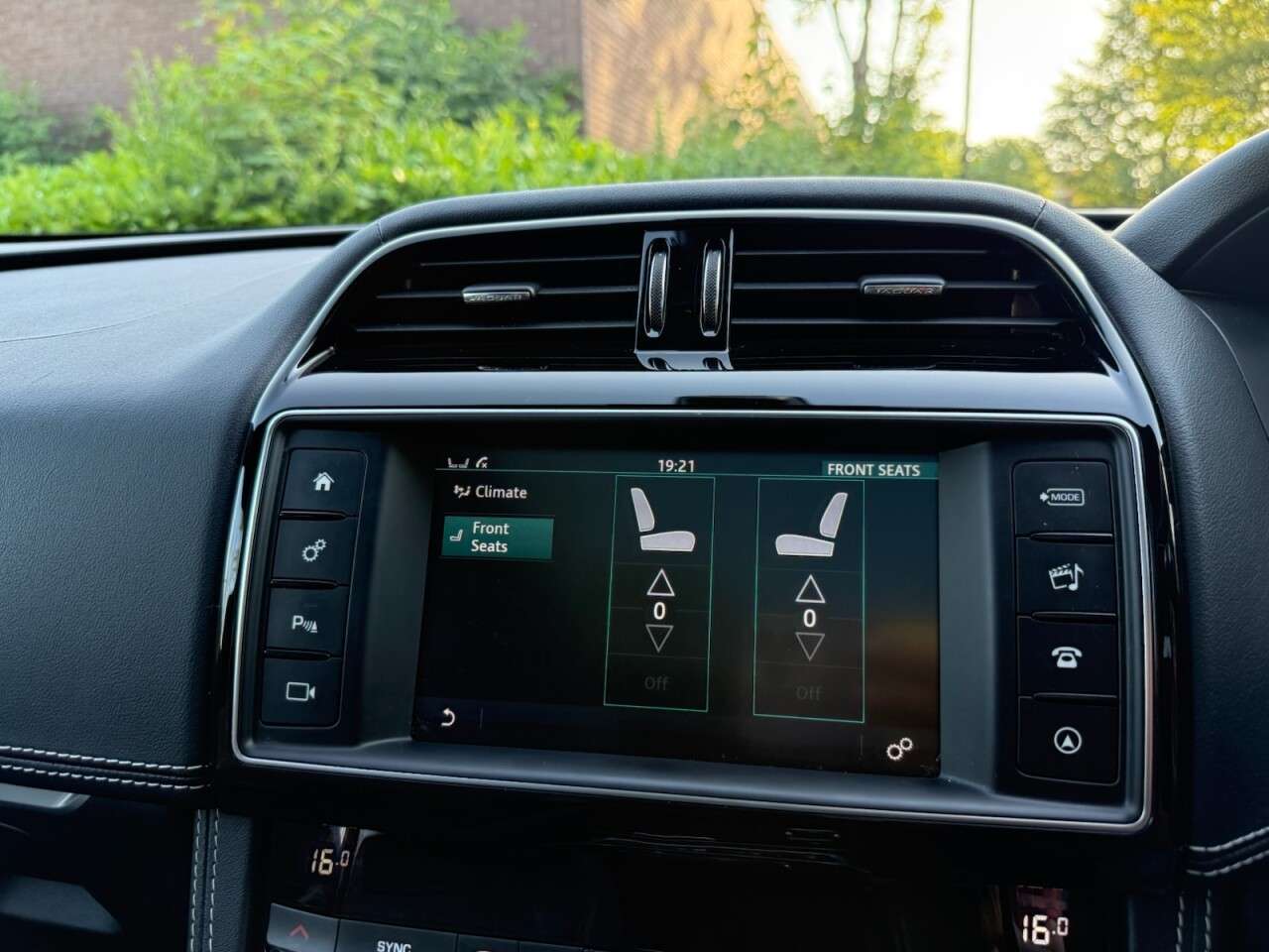 2018 JAGUAR F-PACE 2018 JAGUAR F-PACE