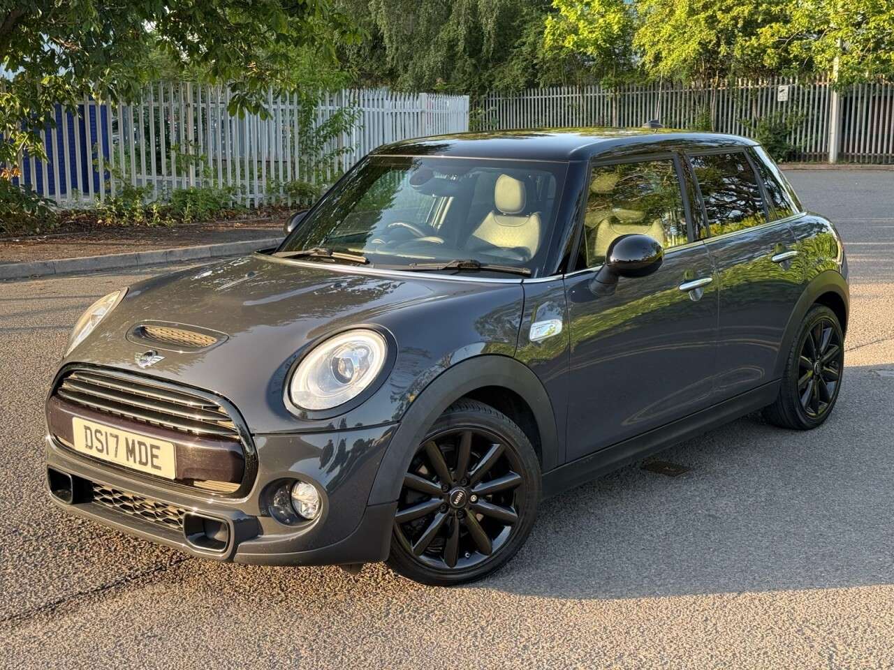 A 2017 MINI HATCH 2.0 Cooper SD Hatchback 5dr Diesel Manual Euro 6 (s/s) (170 ps) A 2017 MINI HATCH 2.0 Cooper SD Hatchback 5dr Diesel Manual Euro 6 (s/s) (170 ps)