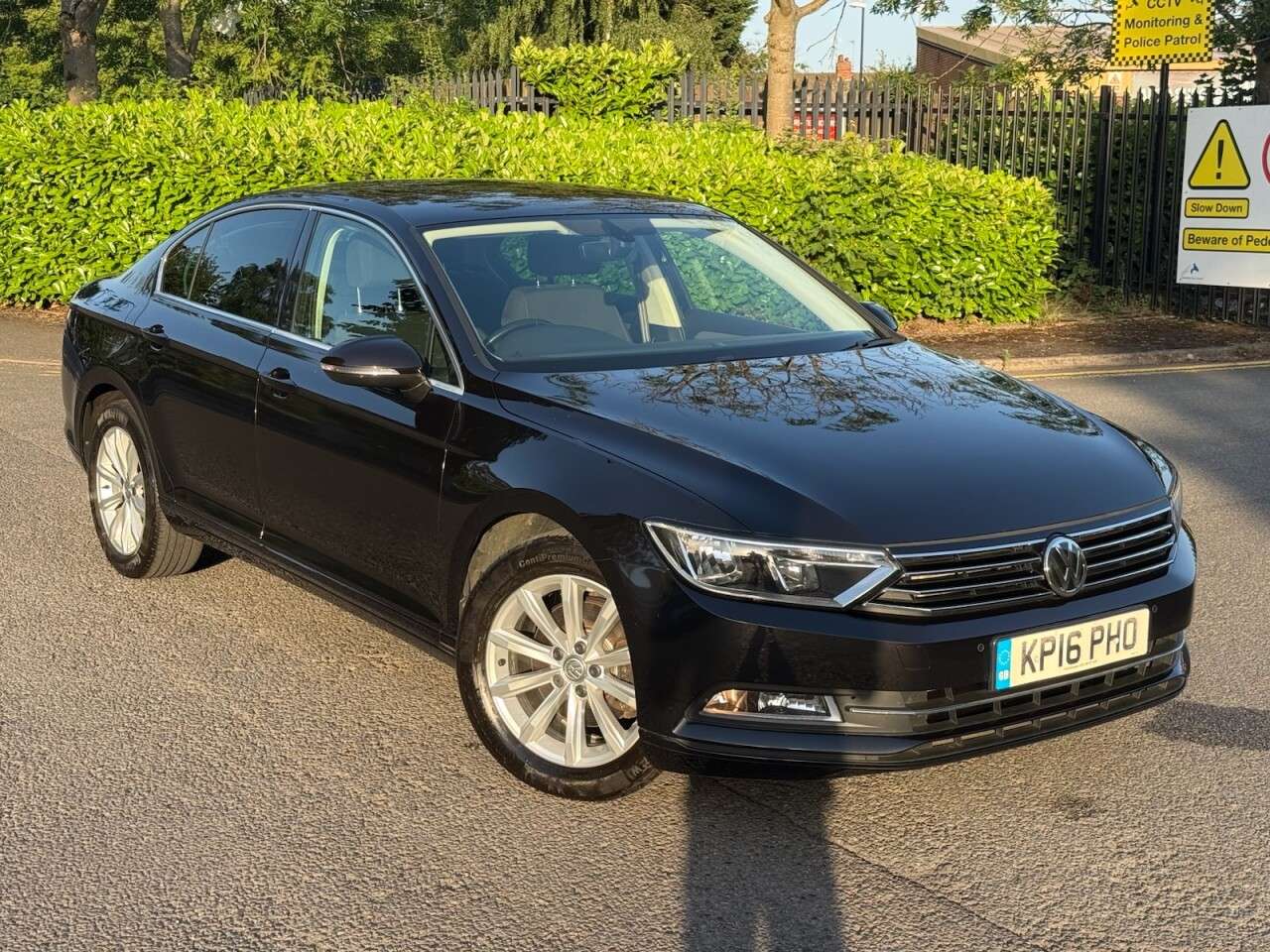 A 2016 VOLKSWAGEN PASSAT 2.0 TDI BlueMotion Tech SE Business Saloon 4dr Diesel Manual Euro 6 (s/s) ( A 2016 VOLKSWAGEN PASSAT 2.0 TDI BlueMotion Tech SE Business Saloon 4dr Diesel Manual Euro 6 (s/s) (