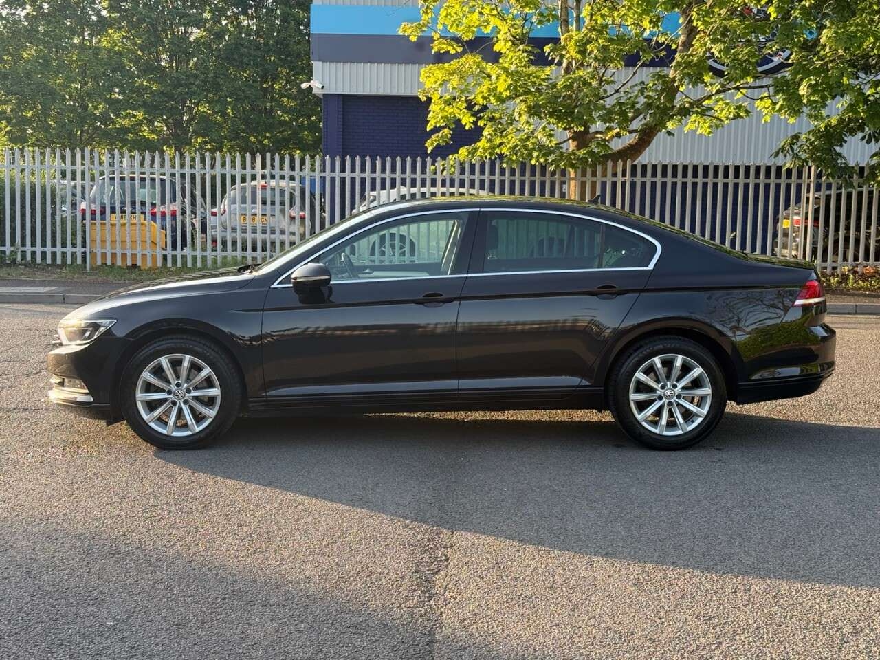 A 2016 VOLKSWAGEN PASSAT 2.0 TDI BlueMotion Tech SE Business Saloon 4dr Diesel Manual Euro 6 (s/s) ( A 2016 VOLKSWAGEN PASSAT 2.0 TDI BlueMotion Tech SE Business Saloon 4dr Diesel Manual Euro 6 (s/s) (