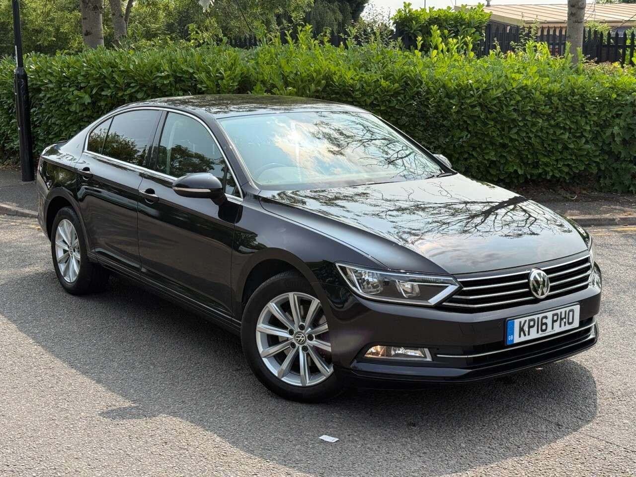 A 2016 VOLKSWAGEN PASSAT 2.0 TDI BlueMotion Tech SE Business Saloon 4dr Diesel Manual Euro 6 (s/s) ( A 2016 VOLKSWAGEN PASSAT 2.0 TDI BlueMotion Tech SE Business Saloon 4dr Diesel Manual Euro 6 (s/s) (