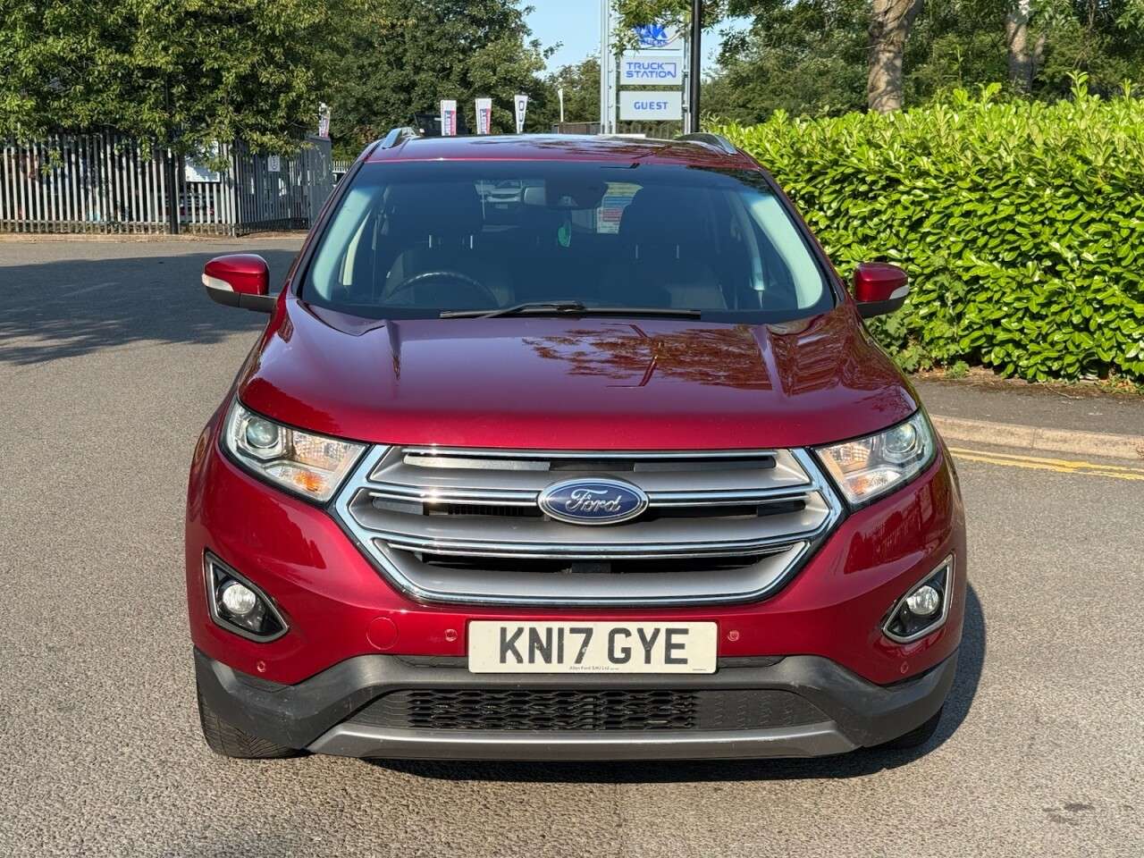 A 2017 FORD EDGE 2.0 TDCi Titanium SUV 5dr Diesel Manual AWD Euro 6 (s/s) (180 ps) ULEZ+FSH+ A 2017 FORD EDGE 2.0 TDCi Titanium SUV 5dr Diesel Manual AWD Euro 6 (s/s) (180 ps) ULEZ+FSH+