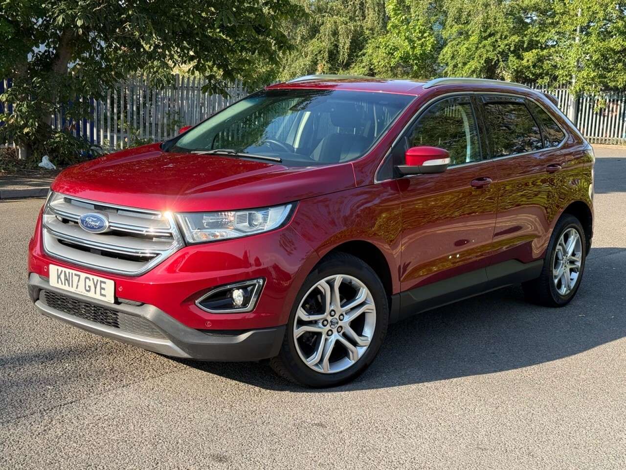 A 2017 FORD EDGE 2.0 TDCi Titanium SUV 5dr Diesel Manual AWD Euro 6 (s/s) (180 ps) ULEZ+FSH+ A 2017 FORD EDGE 2.0 TDCi Titanium SUV 5dr Diesel Manual AWD Euro 6 (s/s) (180 ps) ULEZ+FSH+