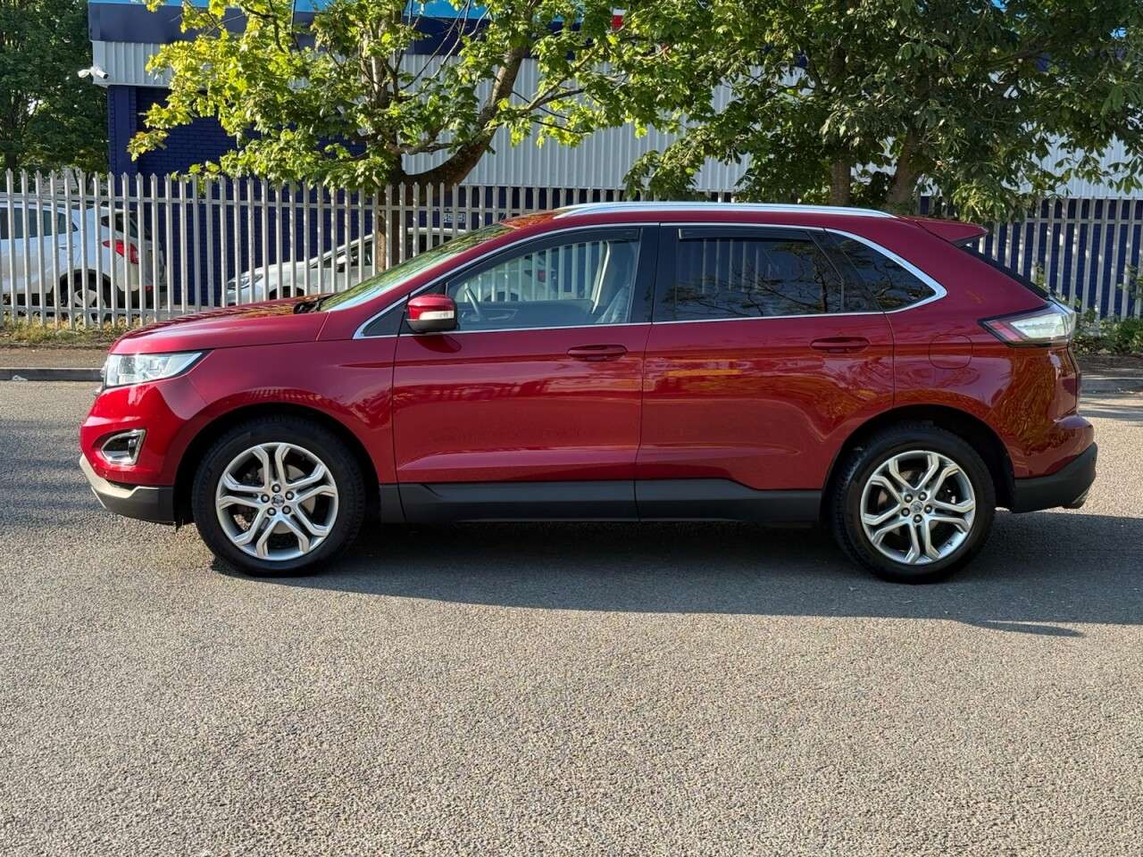 A 2017 FORD EDGE 2.0 TDCi Titanium SUV 5dr Diesel Manual AWD Euro 6 (s/s) (180 ps) ULEZ+FSH+ A 2017 FORD EDGE 2.0 TDCi Titanium SUV 5dr Diesel Manual AWD Euro 6 (s/s) (180 ps) ULEZ+FSH+