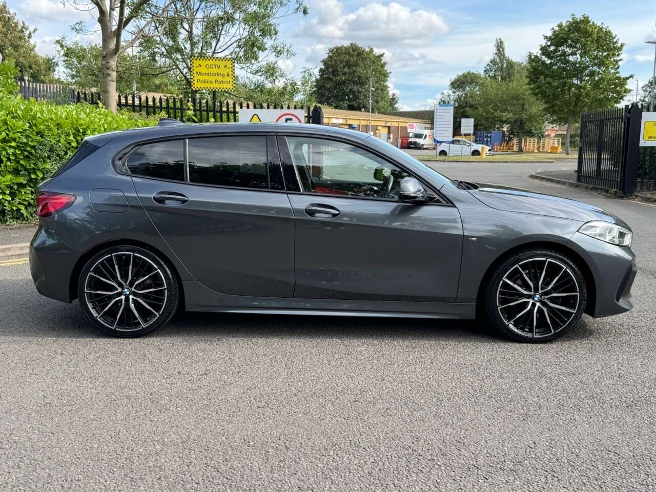 A 2020 BMW 1 SERIES 2.0 118d M Sport Hatchback 5dr Diesel Manual Euro 6 (s/s) (150 ps) A 2020 BMW 1 SERIES 2.0 118d M Sport Hatchback 5dr Diesel Manual Euro 6 (s/s) (150 ps)