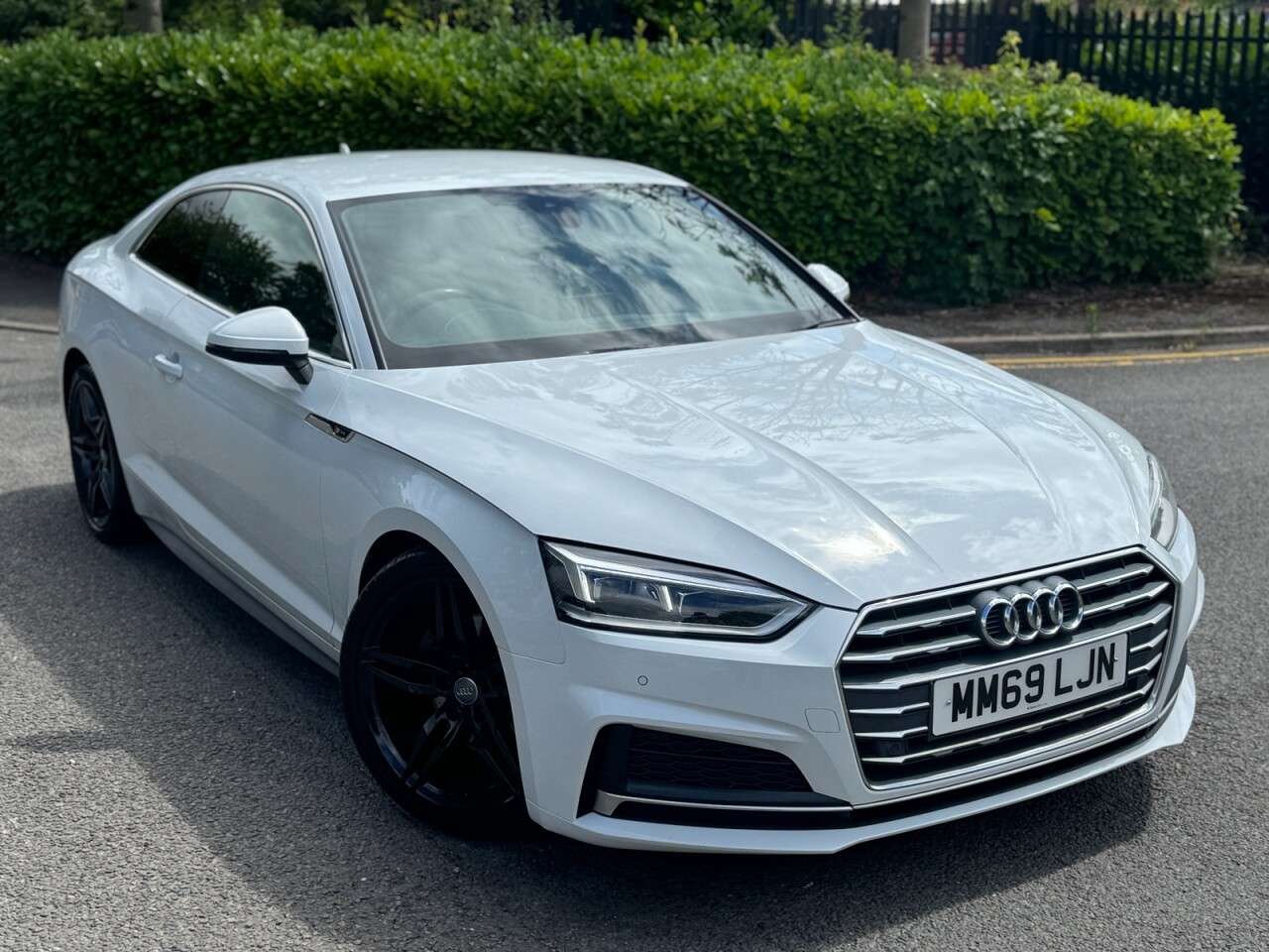 A 2019 AUDI A5 2.0 TFSI 35 S line Coupe 2dr Petrol S Tronic Euro 6 (s/s) (150 ps) ULEZ+SH+ A 2019 AUDI A5 2.0 TFSI 35 S line Coupe 2dr Petrol S Tronic Euro 6 (s/s) (150 ps) ULEZ+SH+