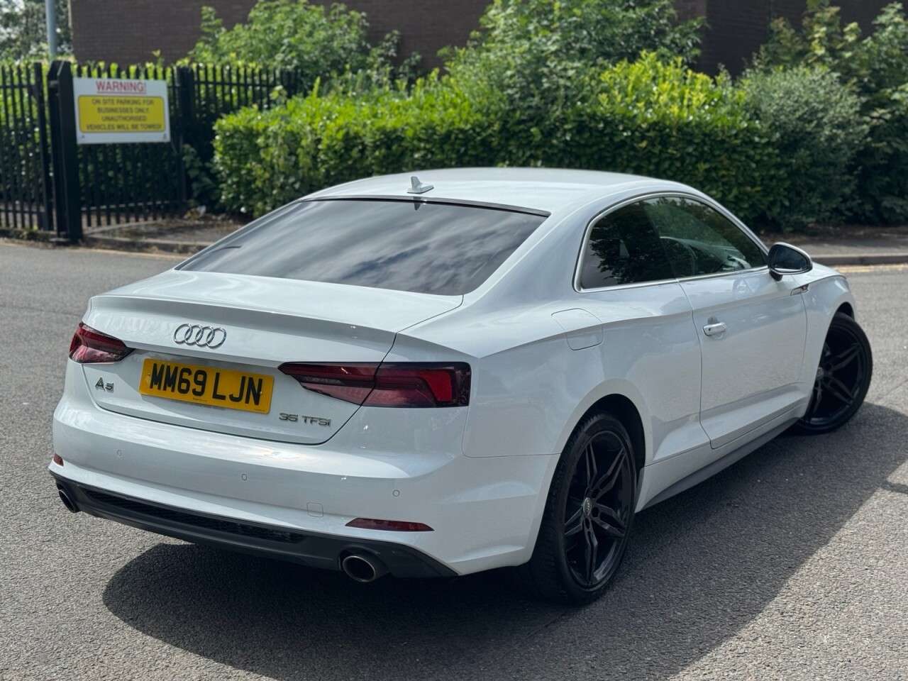 A 2019 AUDI A5 2.0 TFSI 35 S line Coupe 2dr Petrol S Tronic Euro 6 (s/s) (150 ps) ULEZ+SH+ A 2019 AUDI A5 2.0 TFSI 35 S line Coupe 2dr Petrol S Tronic Euro 6 (s/s) (150 ps) ULEZ+SH+
