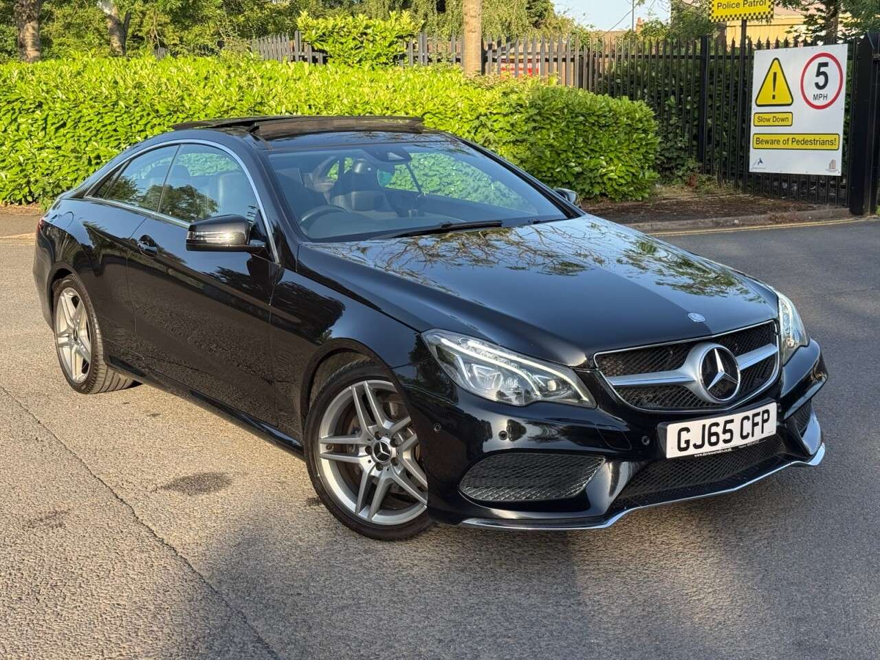 A 2015 MERCEDES-BENZ E CLASS 3.0 E350d V6 BlueTEC AMG Line Coupe 2dr Diesel G-Tronic+ Euro 6 (s/s) (258 A 2015 MERCEDES-BENZ E CLASS 3.0 E350d V6 BlueTEC AMG Line Coupe 2dr Diesel G-Tronic+ Euro 6 (s/s) (258