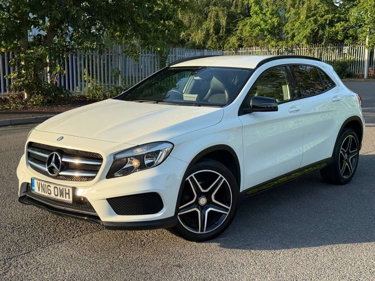 A 2016 MERCEDES-BENZ GLA 2.1 GLA200d AMG Line SUV 5dr Diesel Manual Euro 6 (s/s) (136 ps) A 2016 MERCEDES-BENZ GLA 2.1 GLA200d AMG Line SUV 5dr Diesel Manual Euro 6 (s/s) (136 ps)