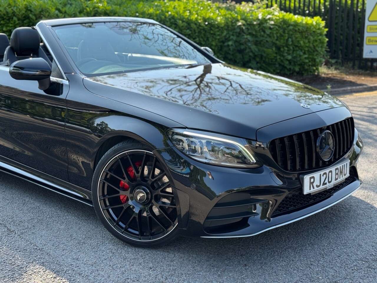 A 2020 MERCEDES-BENZ C-CLASS 1.5 C200 MHEV AMG Line (Premium) Cabriolet 2dr Petrol G-Tronic+ Euro 6 (s/s A 2020 MERCEDES-BENZ C-CLASS 1.5 C200 MHEV AMG Line (Premium) Cabriolet 2dr Petrol G-Tronic+ Euro 6 (s/s