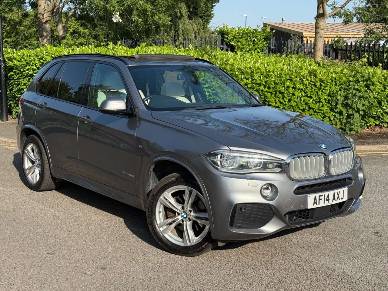 A 2014 BMW X5 3.0 40d M Sport SUV 5dr Diesel Auto xDrive Euro 6 (s/s) (313 ps) A 2014 BMW X5 3.0 40d M Sport SUV 5dr Diesel Auto xDrive Euro 6 (s/s) (313 ps)