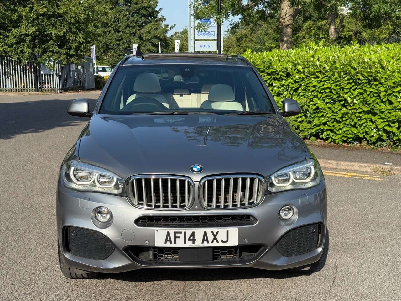 A 2014 BMW X5 3.0 40d M Sport SUV 5dr Diesel Auto xDrive Euro 6 (s/s) (313 ps) A 2014 BMW X5 3.0 40d M Sport SUV 5dr Diesel Auto xDrive Euro 6 (s/s) (313 ps)