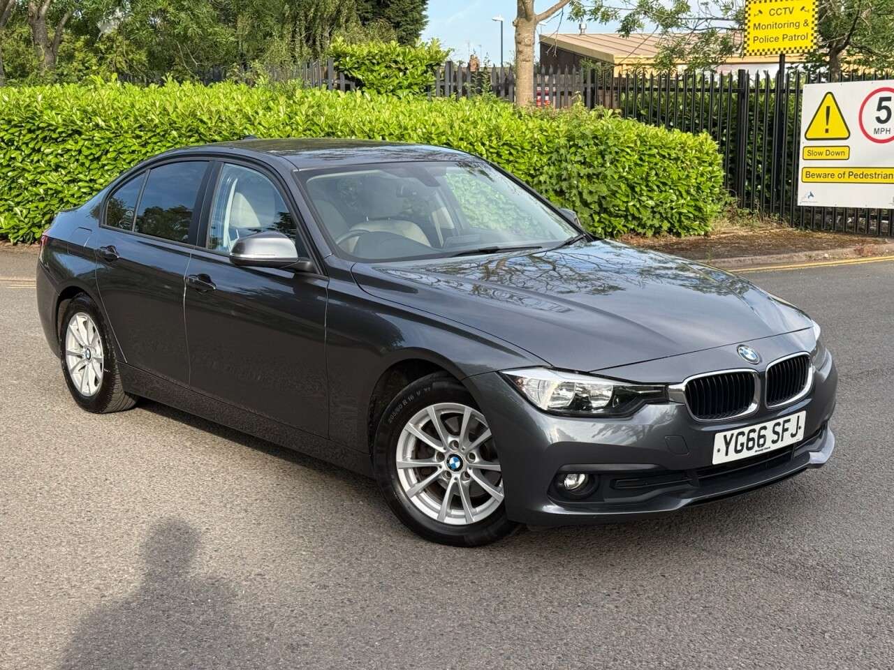 A 2016 BMW 3 SERIES 2.0 320d ED Plus Saloon 4dr Diesel Auto Euro 6 (s/s) (163 ps) A 2016 BMW 3 SERIES 2.0 320d ED Plus Saloon 4dr Diesel Auto Euro 6 (s/s) (163 ps)