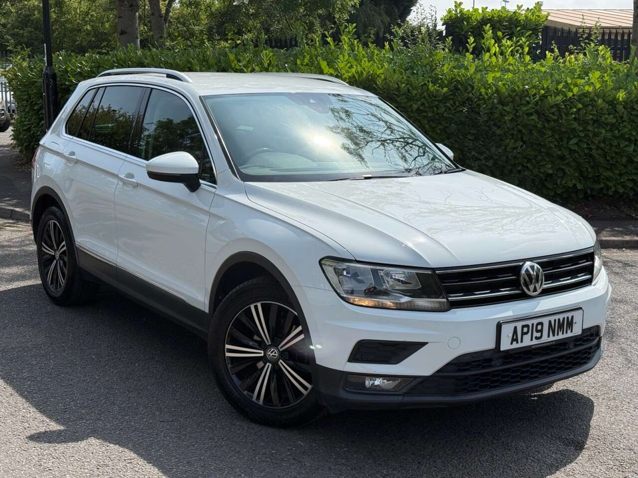 A 2019 VOLKSWAGEN TIGUAN 2.0 TDI SE Navigation SUV 5dr Diesel Manual Euro 6 (s/s) (150 ps) ULEZ+1FRO A 2019 VOLKSWAGEN TIGUAN 2.0 TDI SE Navigation SUV 5dr Diesel Manual Euro 6 (s/s) (150 ps) ULEZ+1FRO