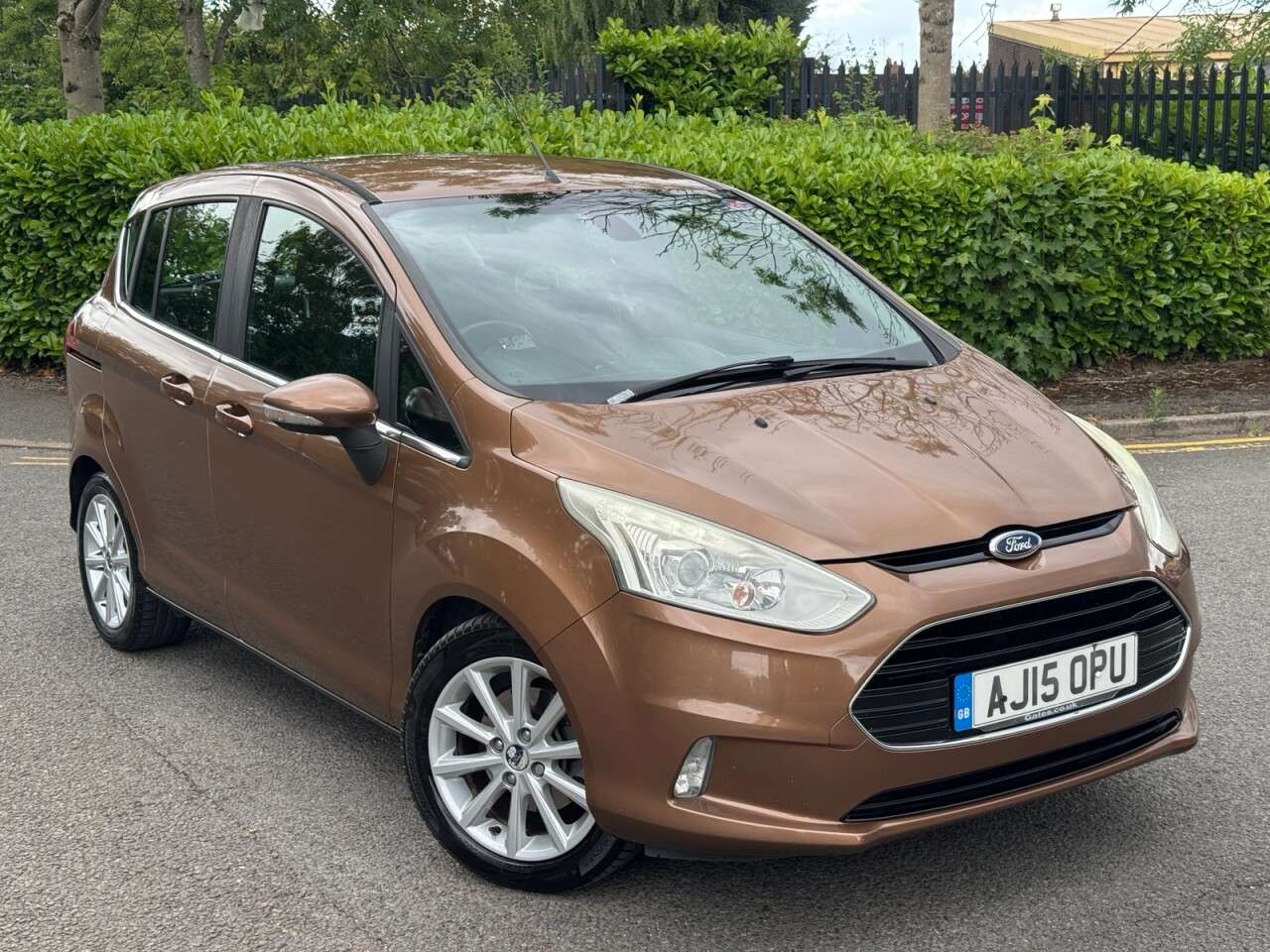 A 2015 FORD B-MAX 1.6 Titanium MPV 5dr Petrol Powershift Euro 5 (105 ps) A 2015 FORD B-MAX 1.6 Titanium MPV 5dr Petrol Powershift Euro 5 (105 ps)