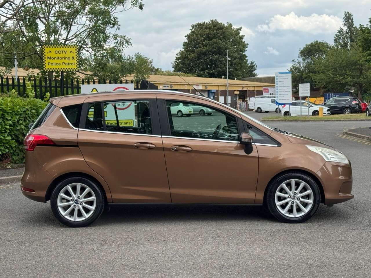 A 2015 FORD B-MAX 1.6 Titanium MPV 5dr Petrol Powershift Euro 5 (105 ps) A 2015 FORD B-MAX 1.6 Titanium MPV 5dr Petrol Powershift Euro 5 (105 ps)