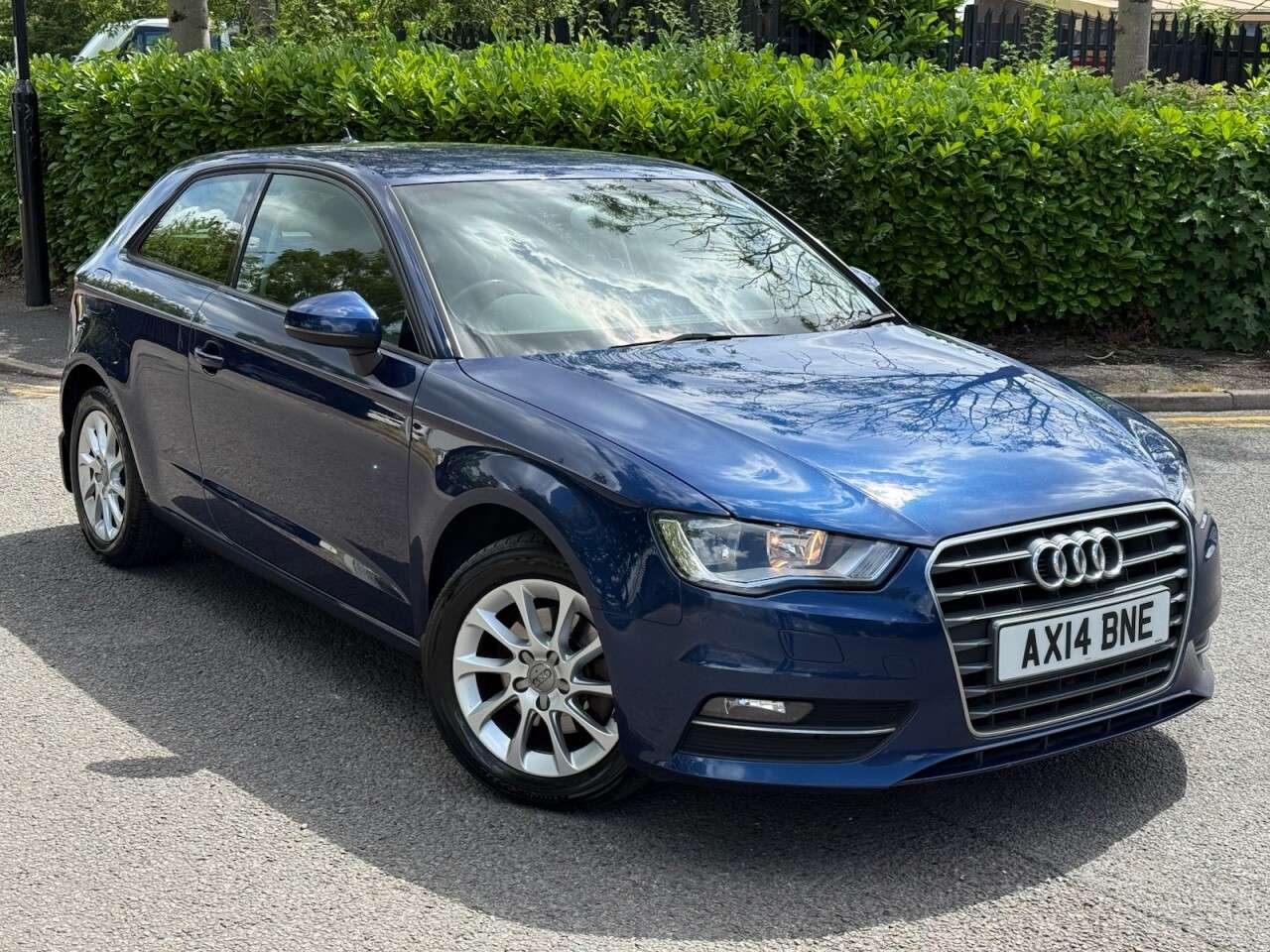A 2014 AUDI A3 1.4 TFSI SE Hatchback 3dr Petrol Manual Euro 5 (s/s) (122 ps) A 2014 AUDI A3 1.4 TFSI SE Hatchback 3dr Petrol Manual Euro 5 (s/s) (122 ps)