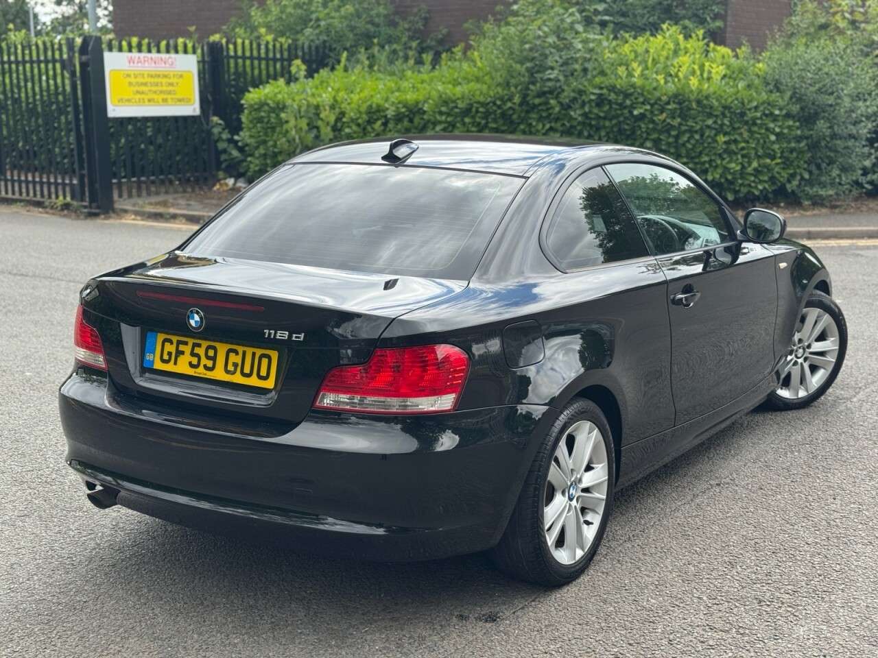 A 2009 BMW 1 SERIES 2.0 118d Sport Coupe 2dr Diesel Manual Euro 5 (143 ps) LOW MILES+SH+1OWNER A 2009 BMW 1 SERIES 2.0 118d Sport Coupe 2dr Diesel Manual Euro 5 (143 ps) LOW MILES+SH+1OWNER