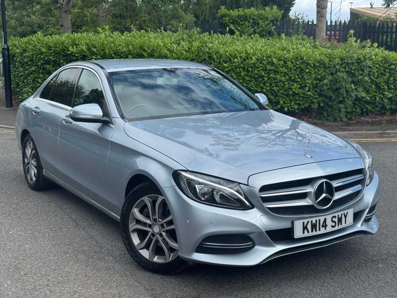 A 2014 MERCEDES-BENZ C CLASS 2.1 C220 BlueTEC Sport Saloon 4dr Diesel G-Tronic+ Euro 6 (s/s) (170 ps) A 2014 MERCEDES-BENZ C CLASS 2.1 C220 BlueTEC Sport Saloon 4dr Diesel G-Tronic+ Euro 6 (s/s) (170 ps)
