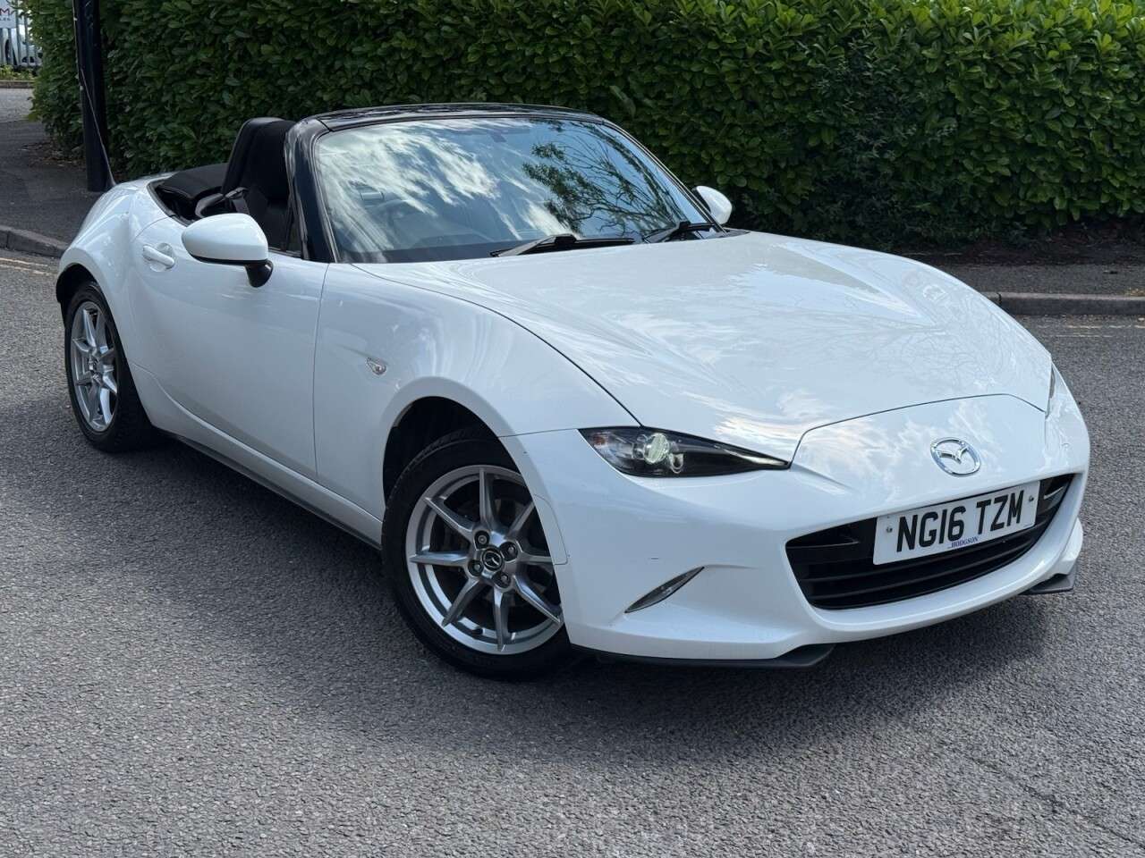 A 2016 MAZDA MX-5 1.5 SKYACTIV-G SE Convertible 2dr Petrol Manual Euro 6 (131 ps) ULEZ+1FO+FS A 2016 MAZDA MX-5 1.5 SKYACTIV-G SE Convertible 2dr Petrol Manual Euro 6 (131 ps) ULEZ+1FO+FS