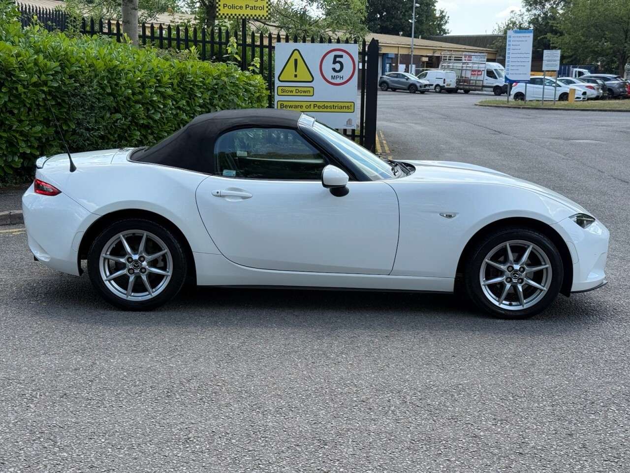2016 MAZDA MX-5 2016 MAZDA MX-5