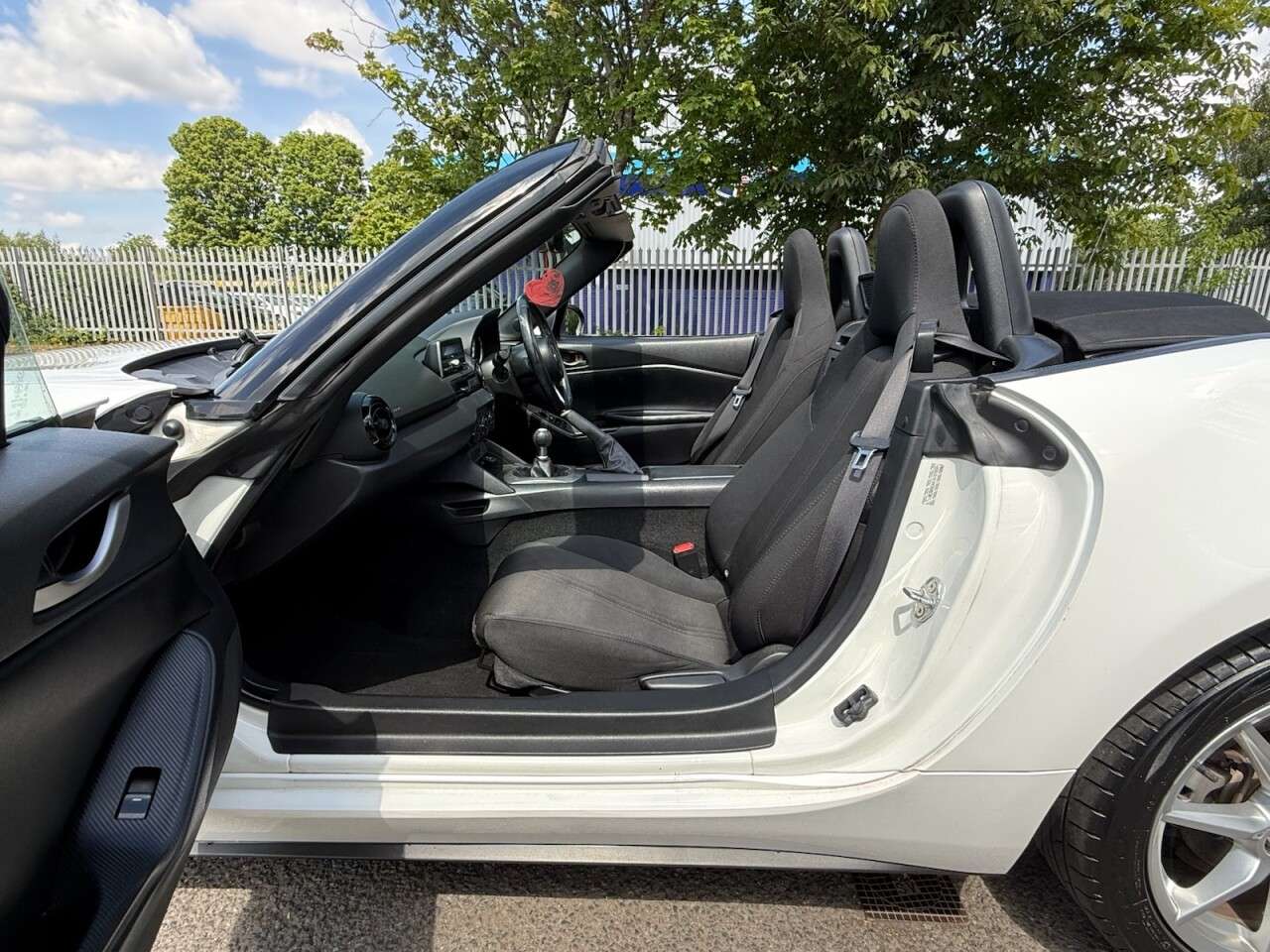 2016 MAZDA MX-5 2016 MAZDA MX-5