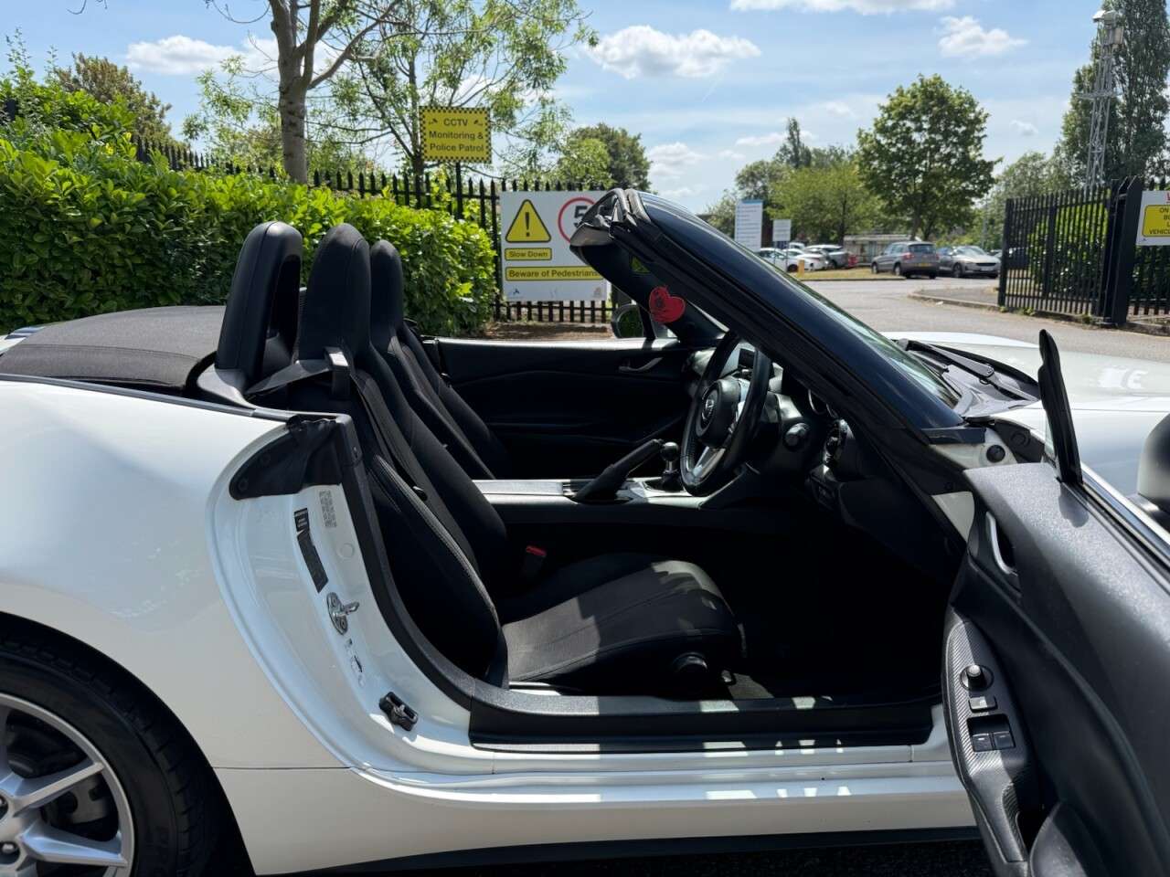 2016 MAZDA MX-5 2016 MAZDA MX-5