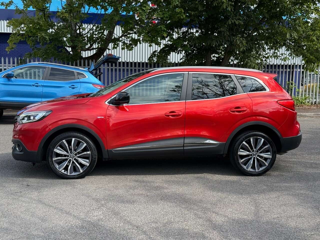 A 2016 RENAULT KADJAR 1.5 dCi Signature Nav SUV 5dr Diesel EDC Euro 6 (s/s) (110 ps) ULEZ+1O+FSH+ A 2016 RENAULT KADJAR 1.5 dCi Signature Nav SUV 5dr Diesel EDC Euro 6 (s/s) (110 ps) ULEZ+1O+FSH+