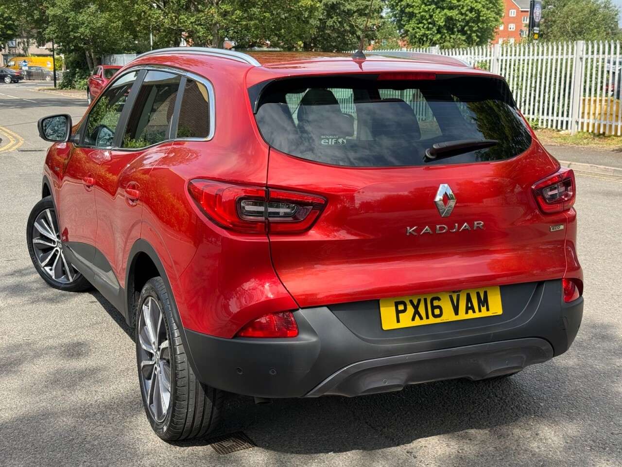 A 2016 RENAULT KADJAR 1.5 dCi Signature Nav SUV 5dr Diesel EDC Euro 6 (s/s) (110 ps) ULEZ+1O+FSH+ A 2016 RENAULT KADJAR 1.5 dCi Signature Nav SUV 5dr Diesel EDC Euro 6 (s/s) (110 ps) ULEZ+1O+FSH+