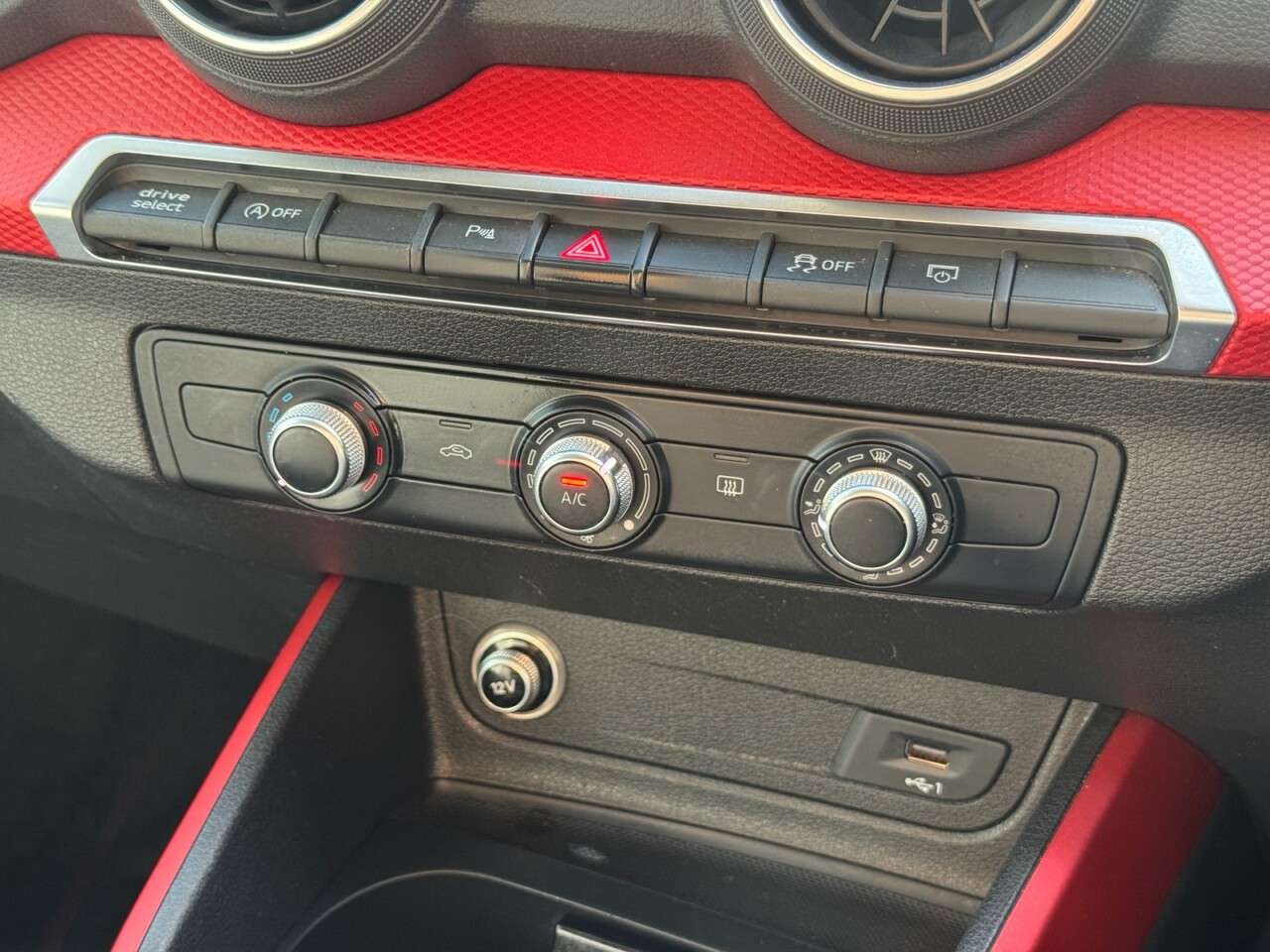 2017 AUDI Q2 2017 AUDI Q2