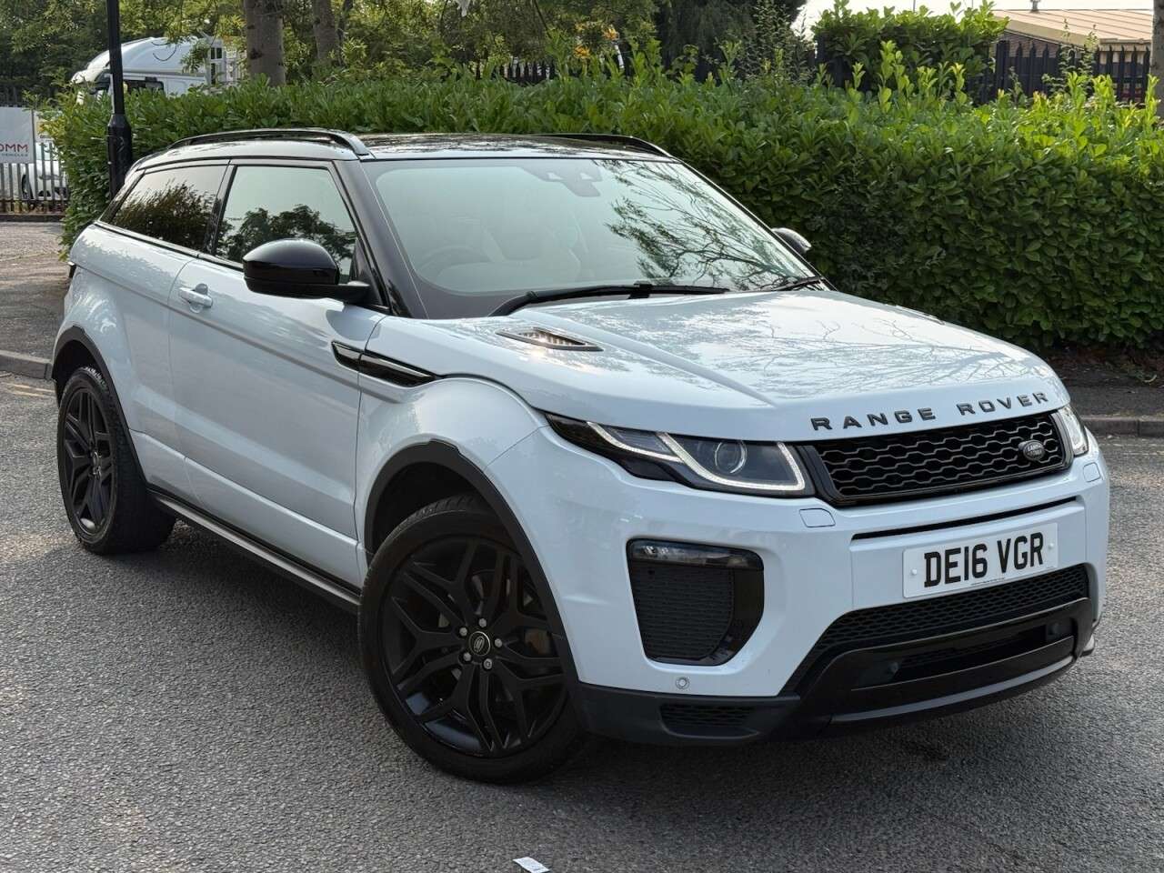 A 2016 LAND ROVER RANGE ROVER EVOQUE 2.0 TD4 HSE Dynamic Coupe 3dr Diesel Auto 4WD Euro 6 (s/s) (180 ps) A 2016 LAND ROVER RANGE ROVER EVOQUE 2.0 TD4 HSE Dynamic Coupe 3dr Diesel Auto 4WD Euro 6 (s/s) (180 ps)