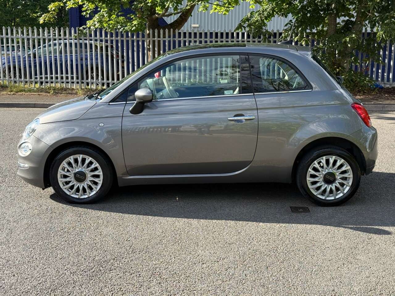 A 2018 FIAT 500 1.2 Lounge Hatchback 3dr Petrol Manual Euro 6 (s/s) (69 bhp) ULEZ+SH+PANROO A 2018 FIAT 500 1.2 Lounge Hatchback 3dr Petrol Manual Euro 6 (s/s) (69 bhp) ULEZ+SH+PANROO