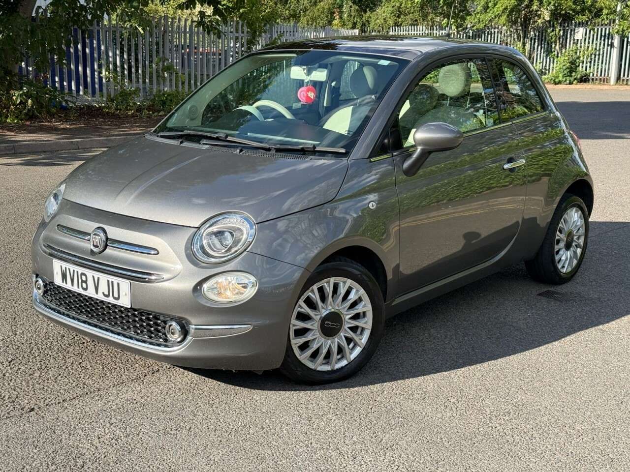 A 2018 FIAT 500 1.2 Lounge Hatchback 3dr Petrol Manual Euro 6 (s/s) (69 bhp) ULEZ+SH+PANROO A 2018 FIAT 500 1.2 Lounge Hatchback 3dr Petrol Manual Euro 6 (s/s) (69 bhp) ULEZ+SH+PANROO