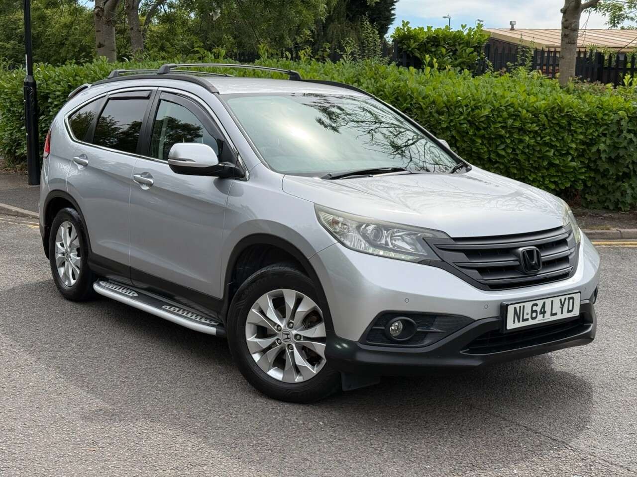 A 2014 HONDA CR-V 2.0 i-VTEC SE SUV 5dr Petrol Manual 4WD Euro 5 (s/s) (155 ps) A 2014 HONDA CR-V 2.0 i-VTEC SE SUV 5dr Petrol Manual 4WD Euro 5 (s/s) (155 ps)