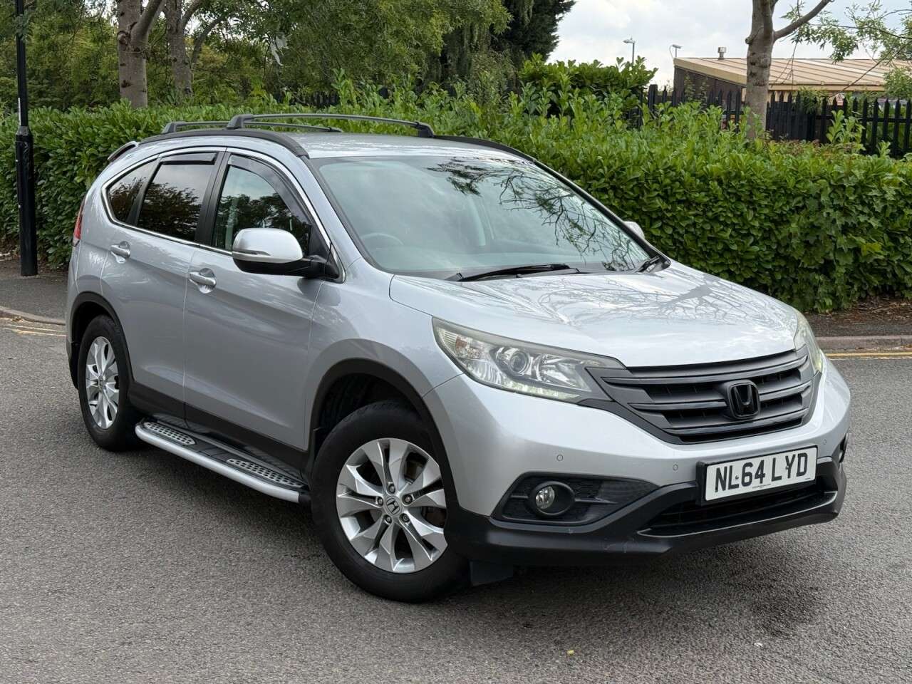 A 2014 HONDA CR-V 2.0 i-VTEC SE SUV 5dr Petrol Manual 4WD Euro 5 (s/s) (155 ps) A 2014 HONDA CR-V 2.0 i-VTEC SE SUV 5dr Petrol Manual 4WD Euro 5 (s/s) (155 ps)