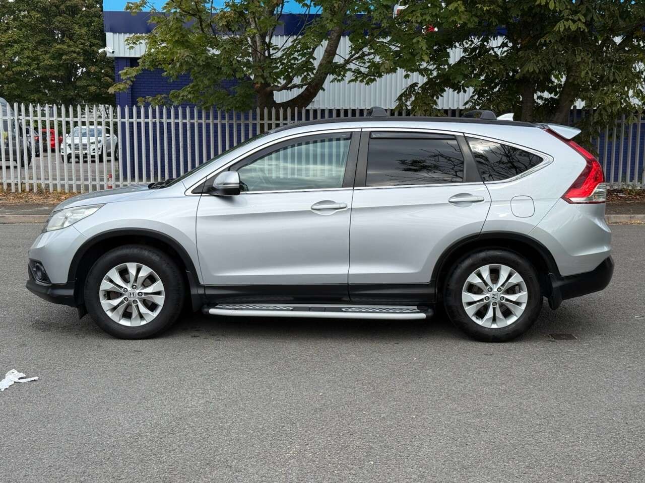 A 2014 HONDA CR-V 2.0 i-VTEC SE SUV 5dr Petrol Manual 4WD Euro 5 (s/s) (155 ps) A 2014 HONDA CR-V 2.0 i-VTEC SE SUV 5dr Petrol Manual 4WD Euro 5 (s/s) (155 ps)