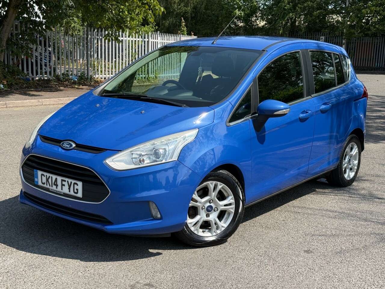 A 2014 FORD B-MAX 1.6 Zetec MPV 5dr Petrol Powershift Euro 5 (105 ps) ULEZ+FSH+LOW MILES+1FO+ A 2014 FORD B-MAX 1.6 Zetec MPV 5dr Petrol Powershift Euro 5 (105 ps) ULEZ+FSH+LOW MILES+1FO+