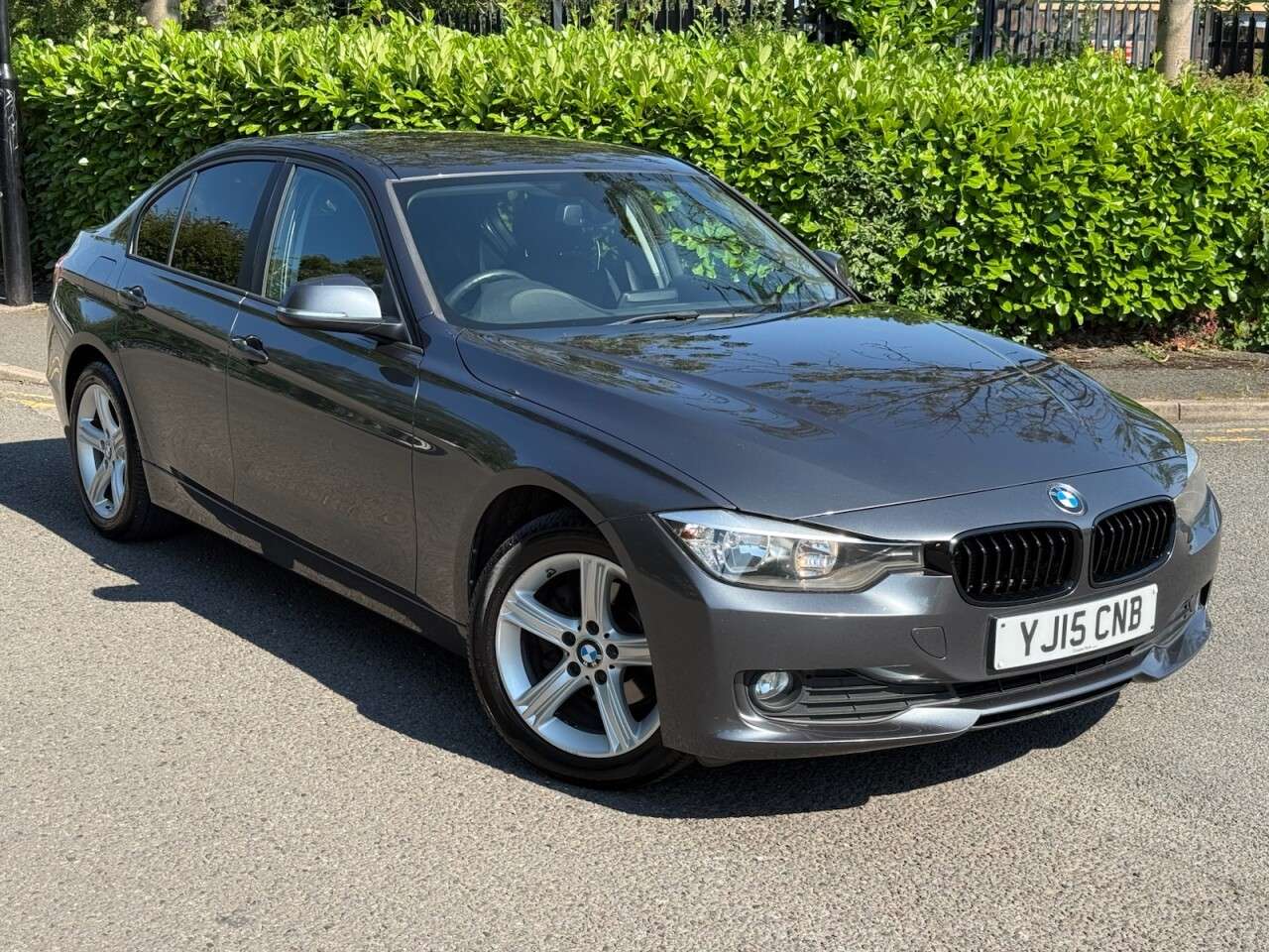 A 2015 BMW 3 SERIES 2.0 318d BluePerformance SE Saloon 4dr Diesel Manual Euro 6 (s/s) (143 ps) A 2015 BMW 3 SERIES 2.0 318d BluePerformance SE Saloon 4dr Diesel Manual Euro 6 (s/s) (143 ps)