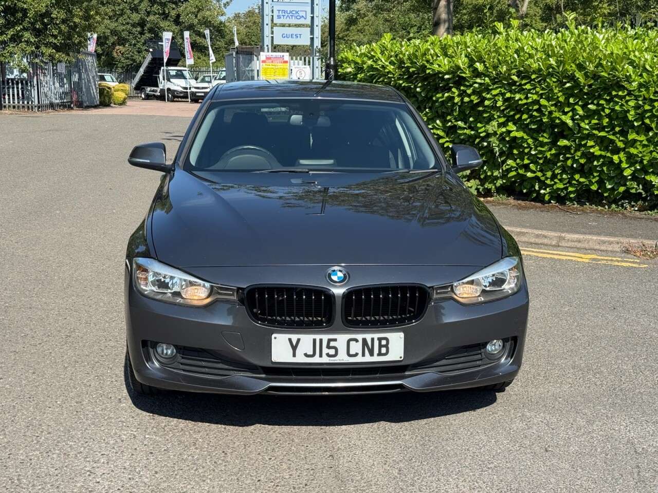 A 2015 BMW 3 SERIES 2.0 318d BluePerformance SE Saloon 4dr Diesel Manual Euro 6 (s/s) (143 ps) A 2015 BMW 3 SERIES 2.0 318d BluePerformance SE Saloon 4dr Diesel Manual Euro 6 (s/s) (143 ps)