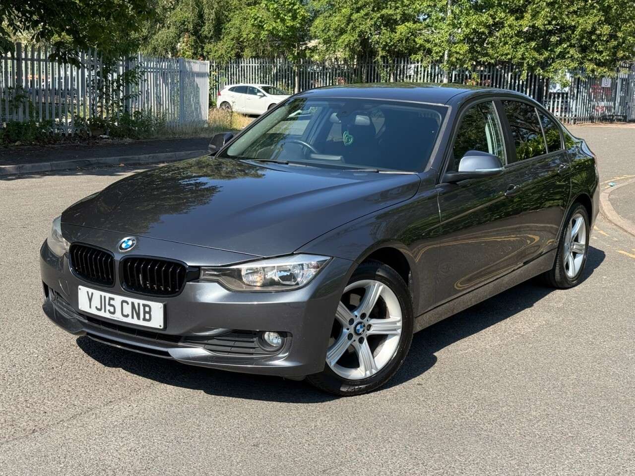 A 2015 BMW 3 SERIES 2.0 318d BluePerformance SE Saloon 4dr Diesel Manual Euro 6 (s/s) (143 ps) A 2015 BMW 3 SERIES 2.0 318d BluePerformance SE Saloon 4dr Diesel Manual Euro 6 (s/s) (143 ps)