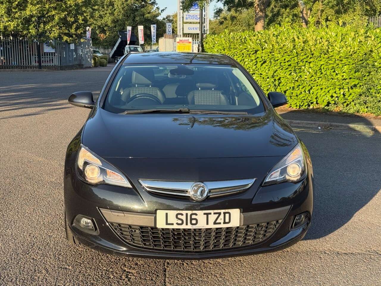 A 2016 VAUXHALL ASTRA GTC 1.4i Turbo SRi Coupe 3dr Petrol Manual Euro 6 (s/s) (140 ps) A 2016 VAUXHALL ASTRA GTC 1.4i Turbo SRi Coupe 3dr Petrol Manual Euro 6 (s/s) (140 ps)